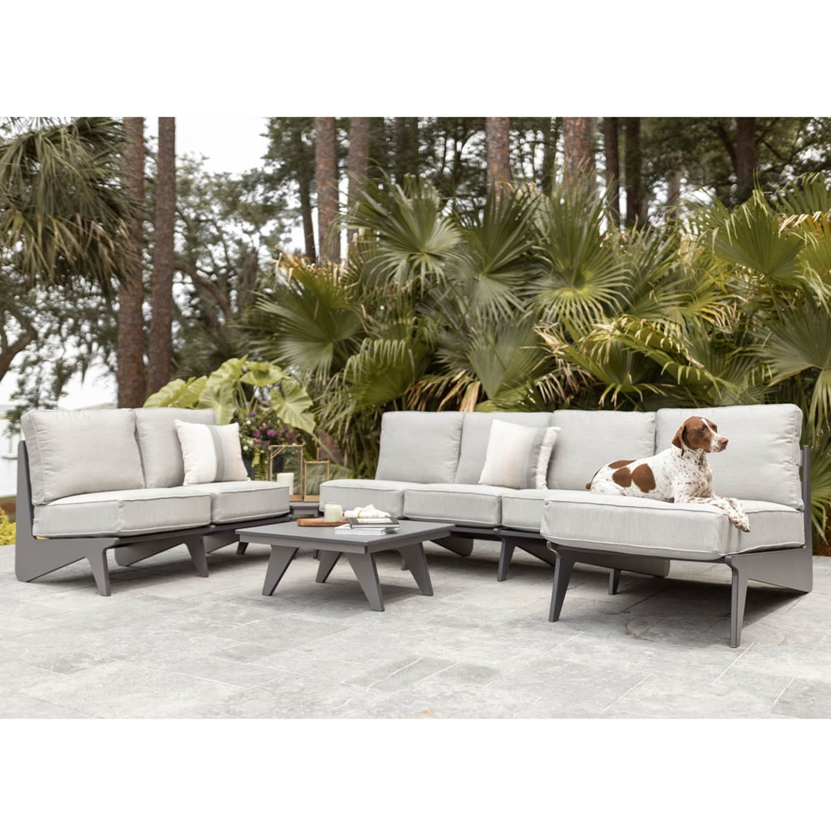 Berlin Gardens Holland Sofa - Image 2